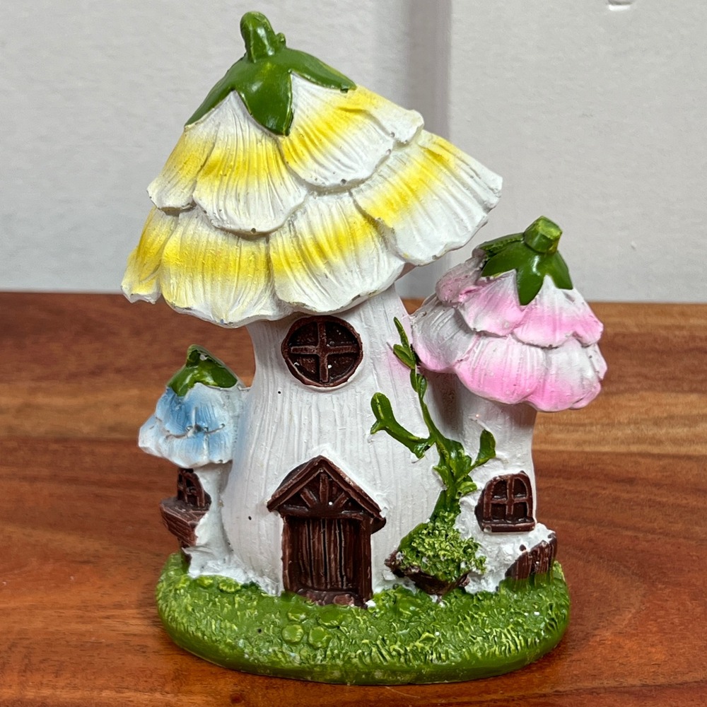 Fairy Garden Forest Figurine Flower Top Mushroom House Resin Decor B-2